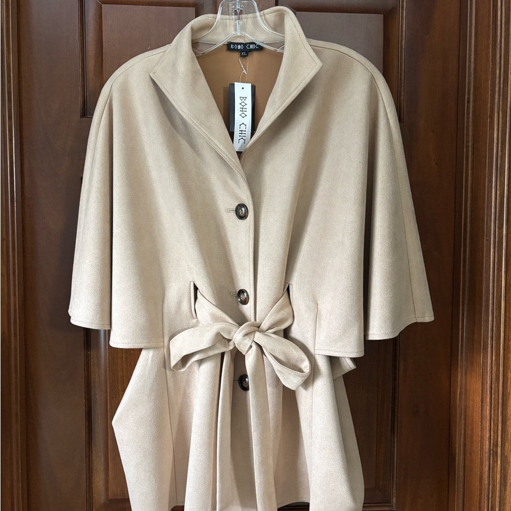NWT Elegant Women's Cape with Tie Waist